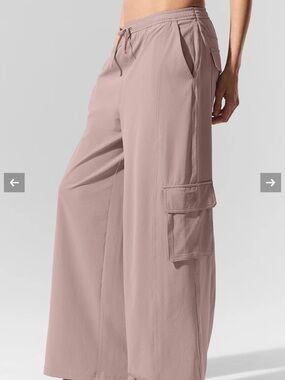 ALO Yoga Rose Taupe Wide-Leg Cargo Pants